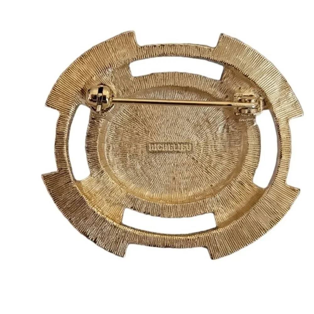 Richelieu gold tone